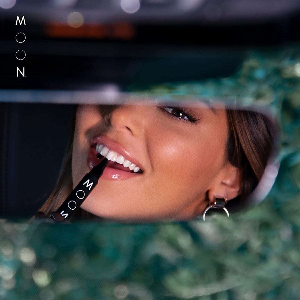 Moon - Kendall Jenner Teeth Whitening Pen Vanilla Mint